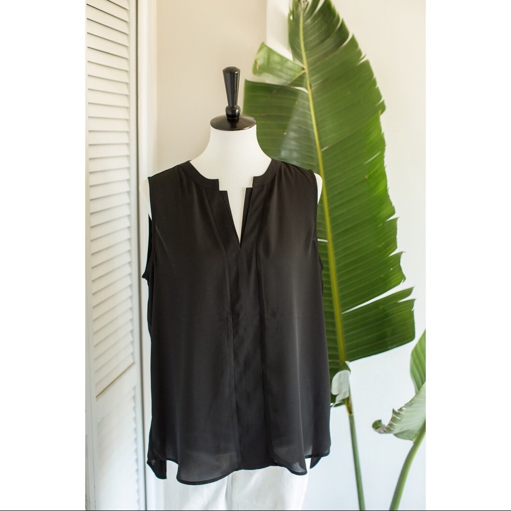 Black sleeveless tunic